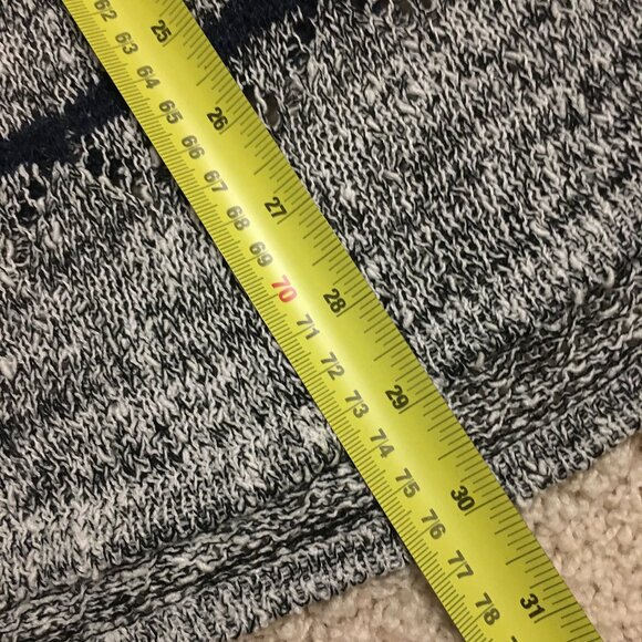 le chateau Grey, Navy and Pink Crochet Tunic Length Slip Over Top - Picture 10 of 11